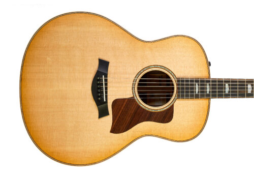 Taylor 818e in Antique Blonde with a Ebony fingerboard.